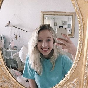 Meet your Posher, Olivia